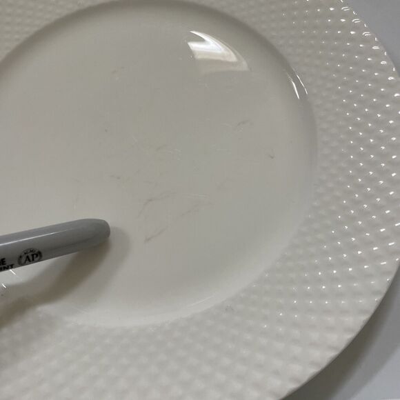 Mikasa Bone China Huntington Set of 4 Salad Plates 8 1/4" White Dishes - Picture 5 of 10